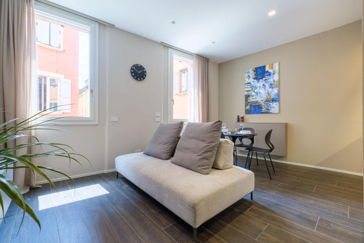 Golden Suite By Studio Vita Bologna Bagian luar foto