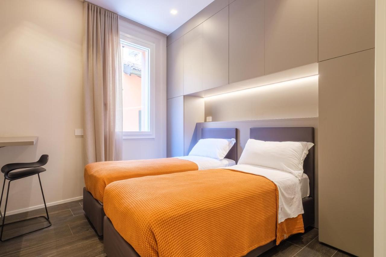 Golden Suite By Studio Vita Bologna Bagian luar foto