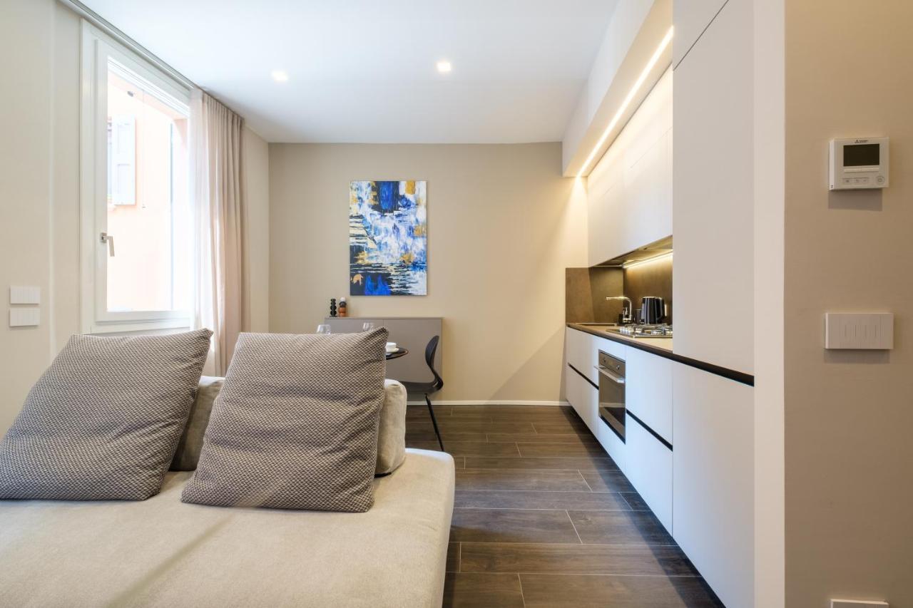 Golden Suite By Studio Vita Bologna Bagian luar foto