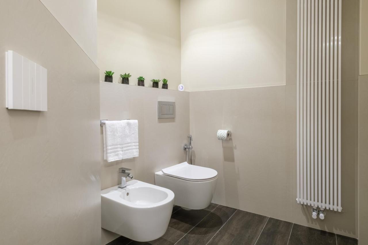 Golden Suite By Studio Vita Bologna Bagian luar foto