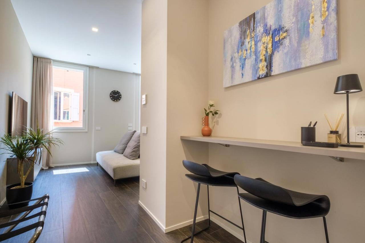 Golden Suite By Studio Vita Bologna Bagian luar foto