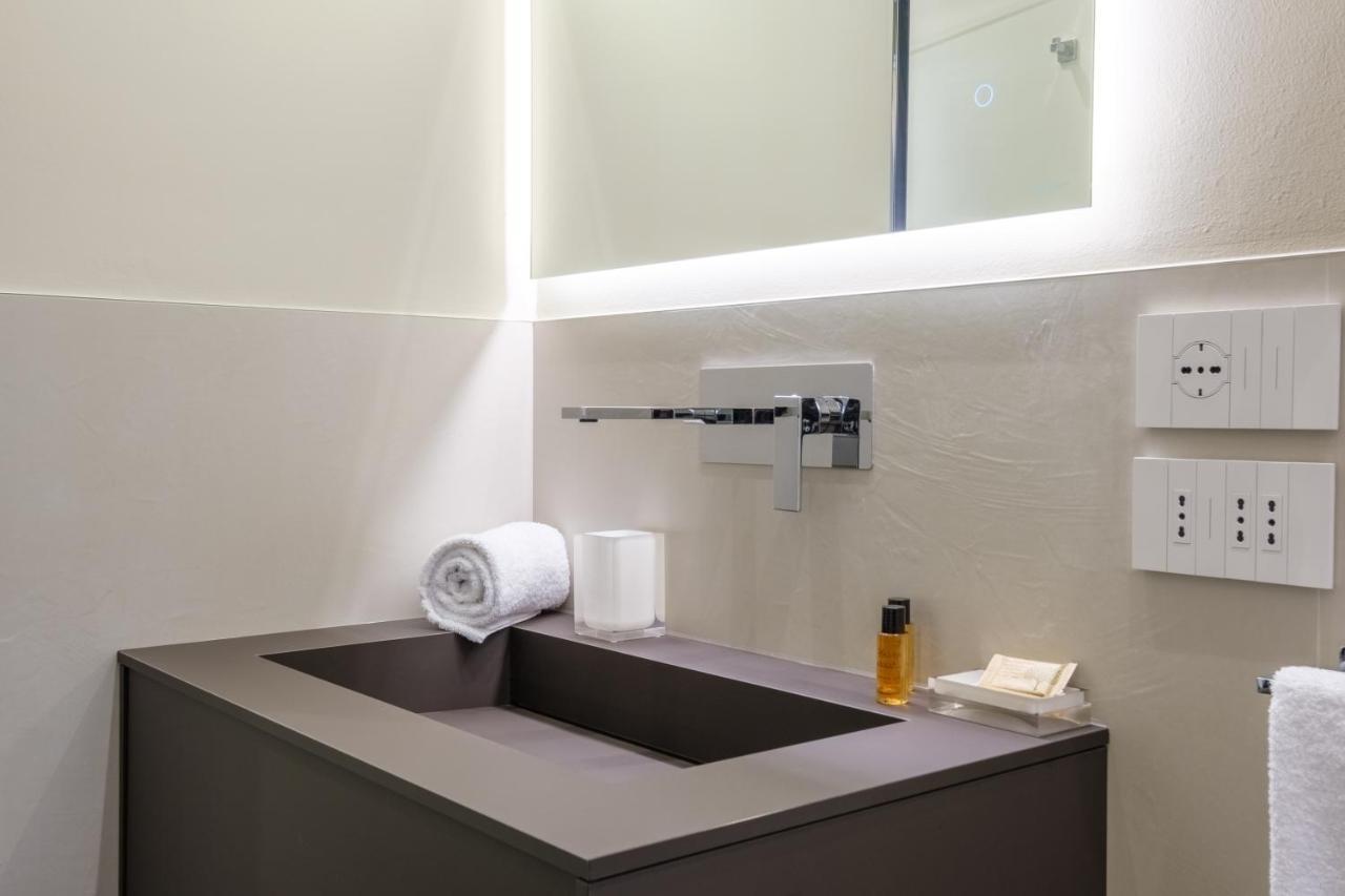 Golden Suite By Studio Vita Bologna Bagian luar foto