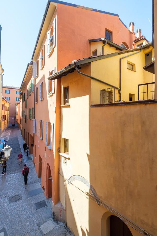 Golden Suite By Studio Vita Bologna Bagian luar foto