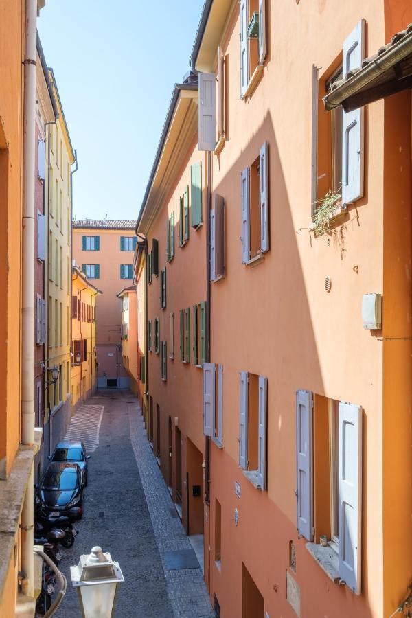Golden Suite By Studio Vita Bologna Bagian luar foto