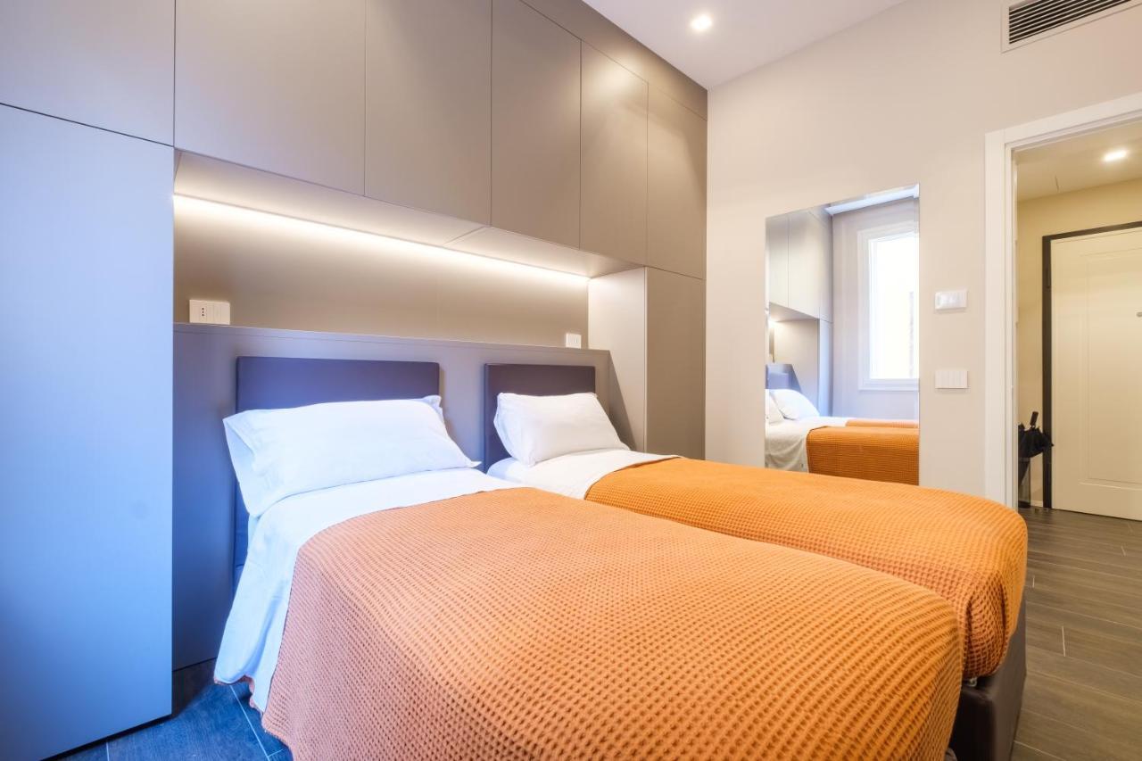 Golden Suite By Studio Vita Bologna Bagian luar foto