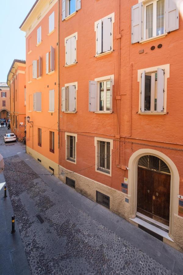 Golden Suite By Studio Vita Bologna Bagian luar foto